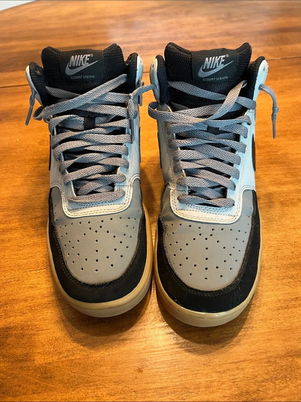 Nike Men’s Light Gray and Black Low-Top Sneakers with Gum Sole